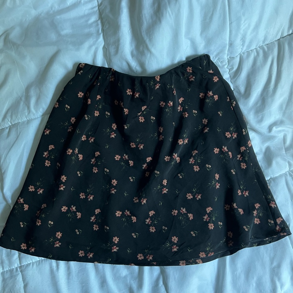 Hollister Ultra High-Rise Floral Black Skirt - Size Small